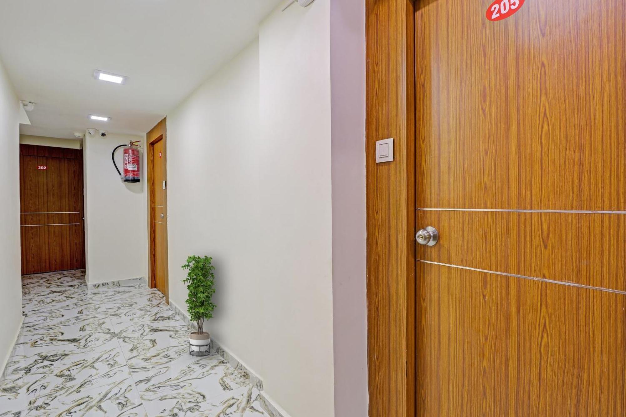 Capital O Bhavya Villa อาเมดาบัด ภายนอก รูปภาพ